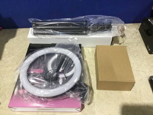 10" Ring Light with Tripod  - Lot 956
