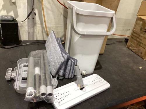 Mop & Bucket  - Lot 538