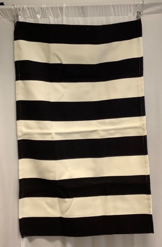 Striped Indoor Rug, 70x110cm - Lot 370