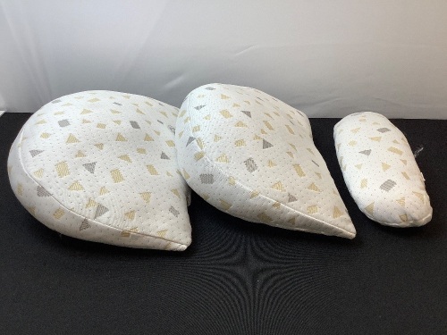 Set of (3) Pillows - Lot 483