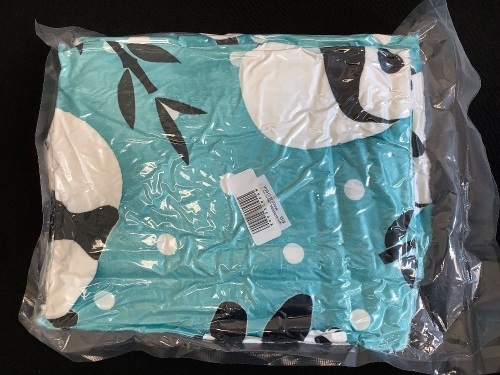 Panda Blanket - Lot 458