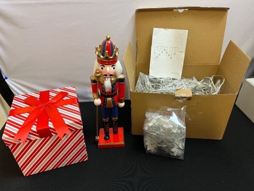 Misc Holiday Items-Star Lights, Snowflake Shower Hooks, Nutcracker, Gift Boxes(4) - Lot 442