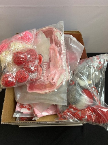 Box of Misc Valentine Decor & Party Supplies - Lot 54
