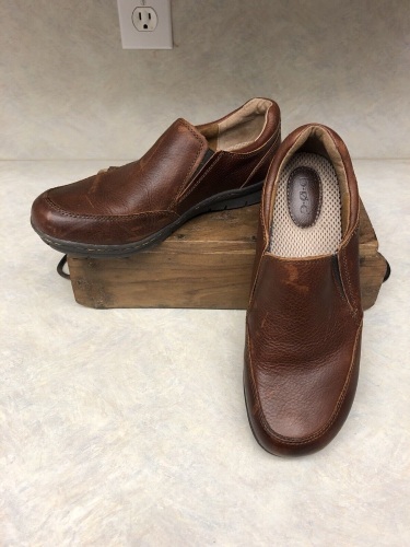 Slip On Loafers, Size 6 - Lot 112