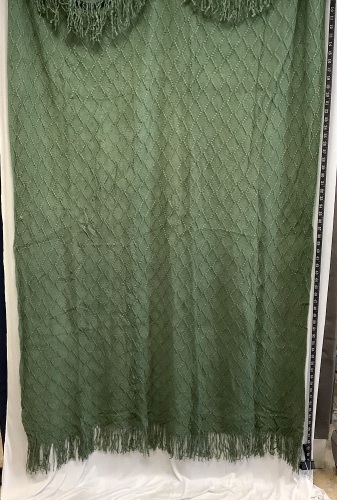 Throw Blanket - Lot 720
