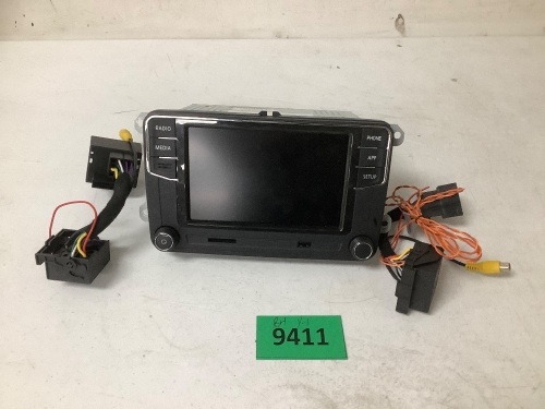 Car Stereo - Lot 9411