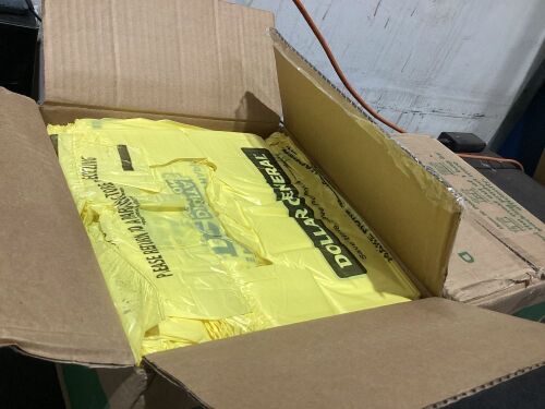Lot of (2) Cases of DG Medium Store Bags  - Lot 759