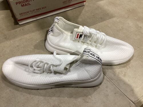 Women's Athletic Shoes, Size 38  - Lot 1027