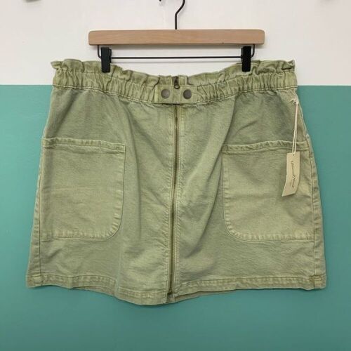 Case of (6) Universal Thread Greeen Hi-Rise Paperbag Denim Skirt, Size 14 - Lot 1041