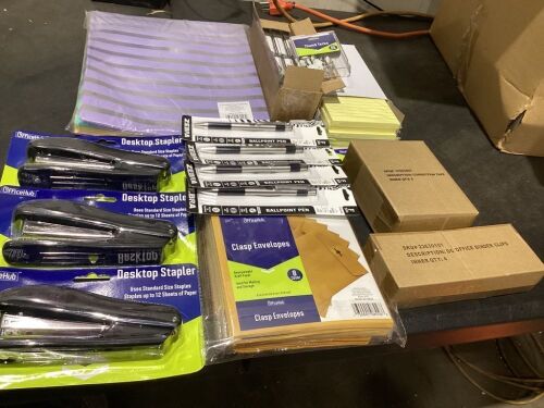 Lot of Office Supplies  - Lot 853