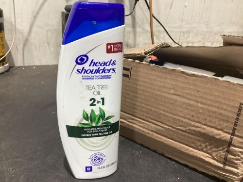 Case of (6) Head & Shoulders 2 in 1 Dandruff Shampoo, Tea Tree Oil, 13.5 fl oz - Lot 858