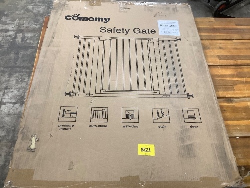 Comomy Safety Gate - Lot 9821