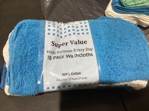Lot of (8) Super Value 18 Pack Wash Cloths  - Lot 488