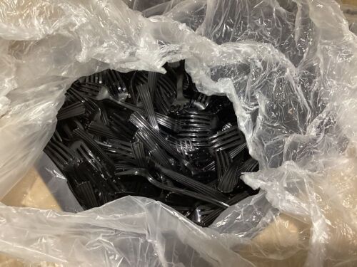 Case of Black Plastic Forks, 2000 ct  - Lot 147