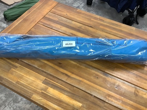 Deluxe Beach Tent - Lot 10035