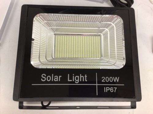 Solar Light 200W, E-Commerce Return, Untested, Sold as is - Lot 79