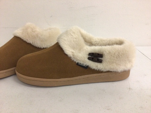 Clarks Womens Slippers, 9, Appears New, Sold as is - Lot 196