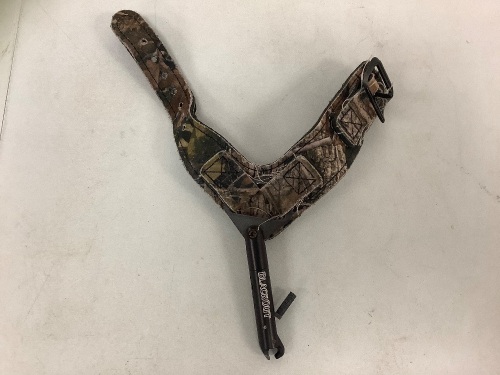 Blackout Bow Release, E-Commece Return, Sold as is - Lot 371