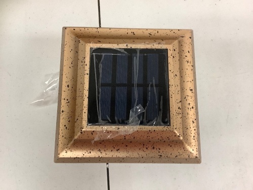 Lot of (4) Solar Fence Post Lights, E-Commerce Return, Sold as is - Lot 146
