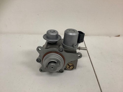 Unknown Mechanical Part, Unknown Specifications, E-Commerce Return, Sold as is - Lot 156