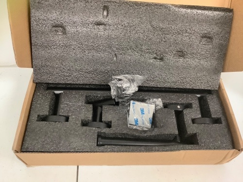 Bathroom Accessories, E-Comm Return - Lot 601