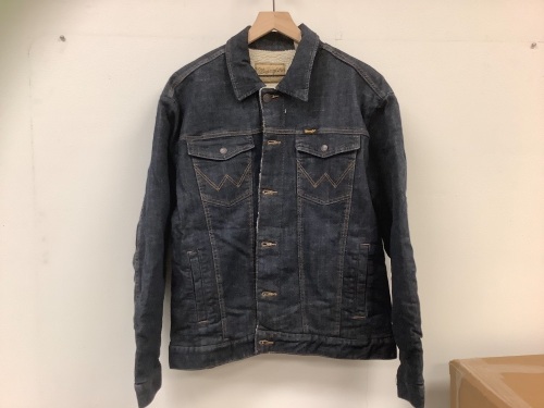 Wrangler Denim Jacket, L, Appears New, Sold as is - Lot 392