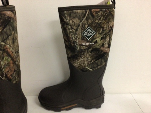 Muck Boots Men's Hunting Boots 10, Appear's New, Sold As-is - Lot 221