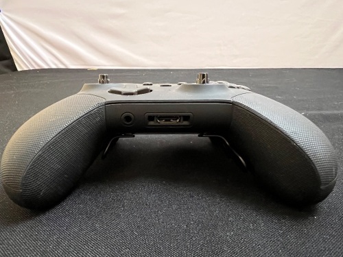 Xbox Elite Series 2 Wireless Controller ONLY - Lot 11