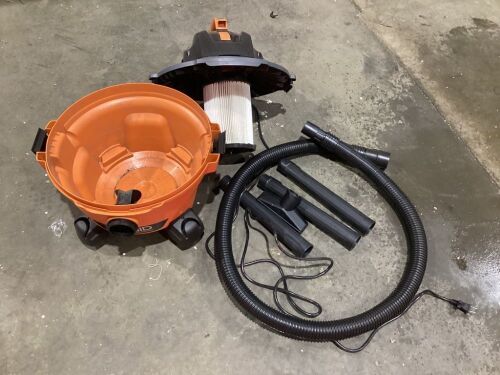 RIGID 6 Gallon 3.5 Peak HP NXT Wet/Dry Shop Vacuum with Filter, Locking Hose and Accessories - Lot 385