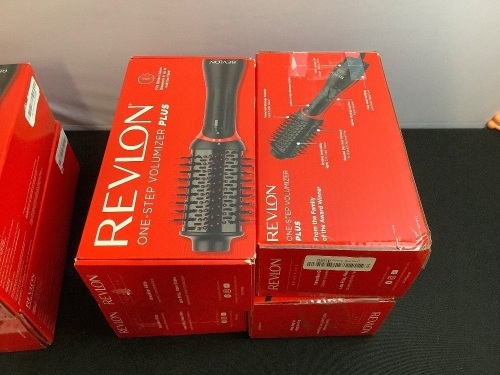 Lot of (4) Revlon One Step Volumizer Plus - Lot 172