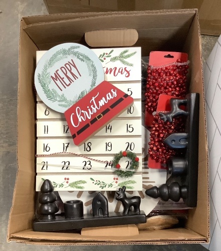 Box of Misc Christmas Decor - Lot 261