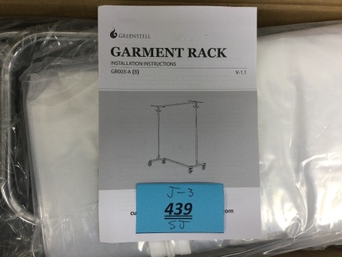 Rolling Z Base Clothes Rack - Lot 439