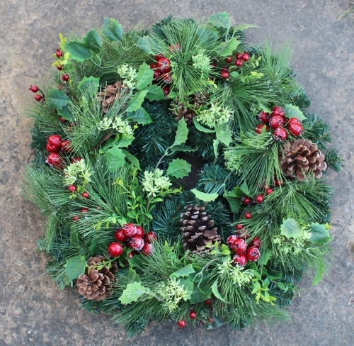 Aurora Winter Wreath, 22 Inches - Lot 463