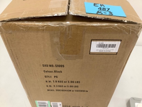 Solar Post Light - Lot 487