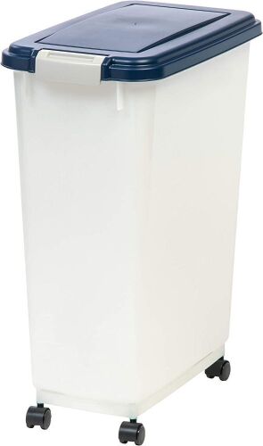 Airtight Pet Food Storage Container - Lot 414