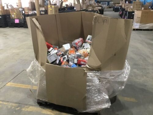 Pallet of Door Knobs & Locks  - Lot 105