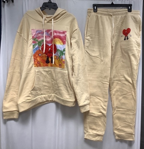 Hoodie & Sweatpant Set, XL - Lot 308