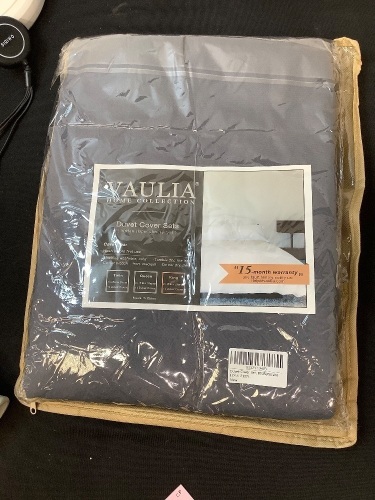 Vaulia Duvet Cover Set, King - Lot 327