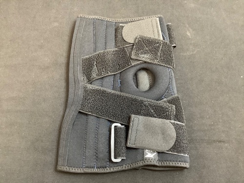 Bundle of (3) Wrist Braces - Lot 411