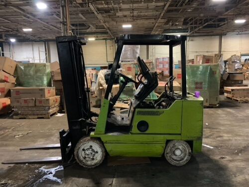 Clark GCX25 5000lb Triple Mast Forklift - Runs Rough, Broken Left Rear Ball Joint, 1915 hrs on Meter Unknown Accuracy  - Lot 69
