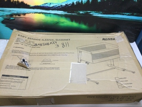 RONBEI Baby Bedside Sleeper Bassinet - Lot 523