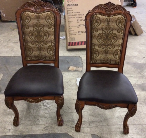 Set of 2 Dining Room Chairs - Lot 92