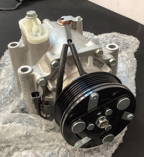 A/C Compressor For CO 10715AC 15917601 04-07 Saturn Vue 3.5L V6 - Lot 101