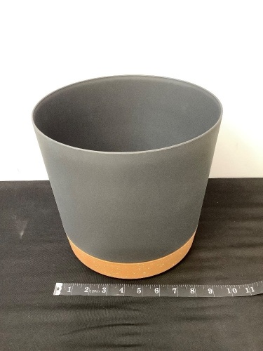 Flower Pot - Lot 369