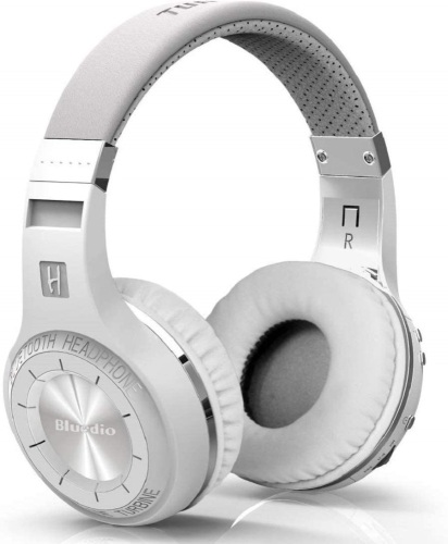 Lot of (7) Bluedio Bluetooth Headphones - Lot 395