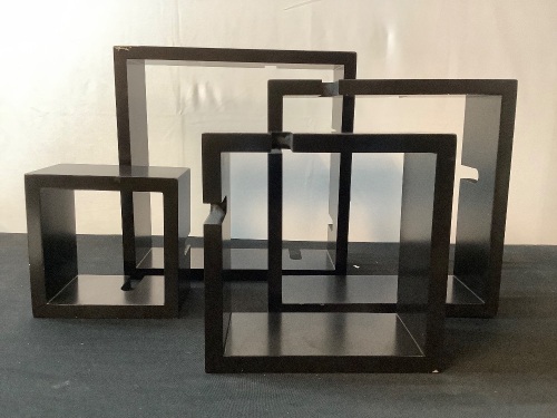 Interlocking Wall Shelves - Lot 605