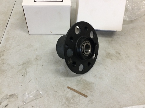 Set of 2 Tzaut Axle Wheel Hub for Unknown Vehicle - Lot 1204