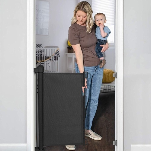 Yoofor Retractable Baby Gate - Lot 1229