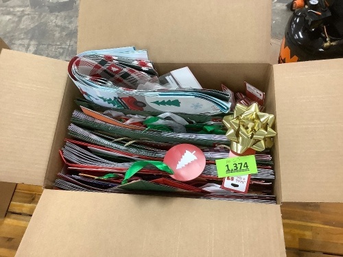 Miscellaneous Christmas Box - Lot 1374