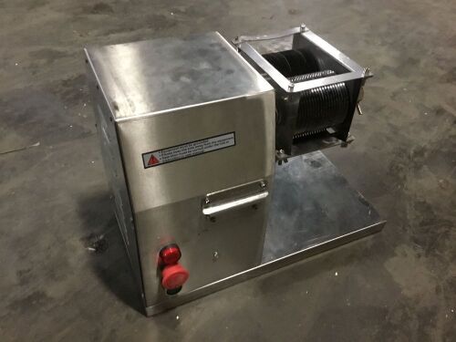 VEVOR Commercial Meat Cutter Machine 1100 LB/H 3mm Stainless Steel with Pulley 600W - Handle Broken, Dents/Scratches - Lot 188